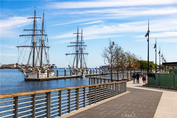 $2,432 | 511 South Harbor Boulevard, Unit 521, San Pedro, CA 90731