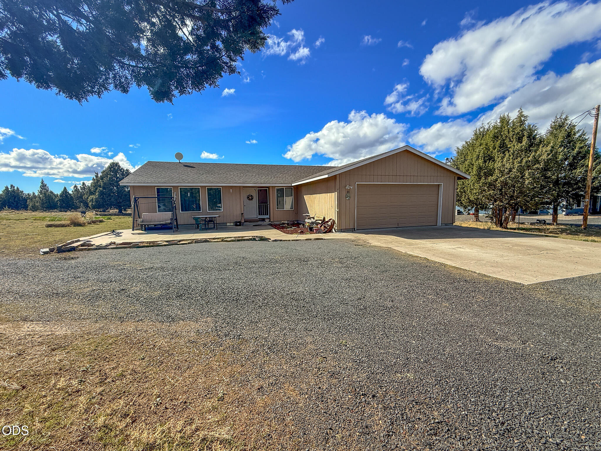 14003 Southeast Shawnee Road Prineville, OR 97754 - Photo 2 of 40