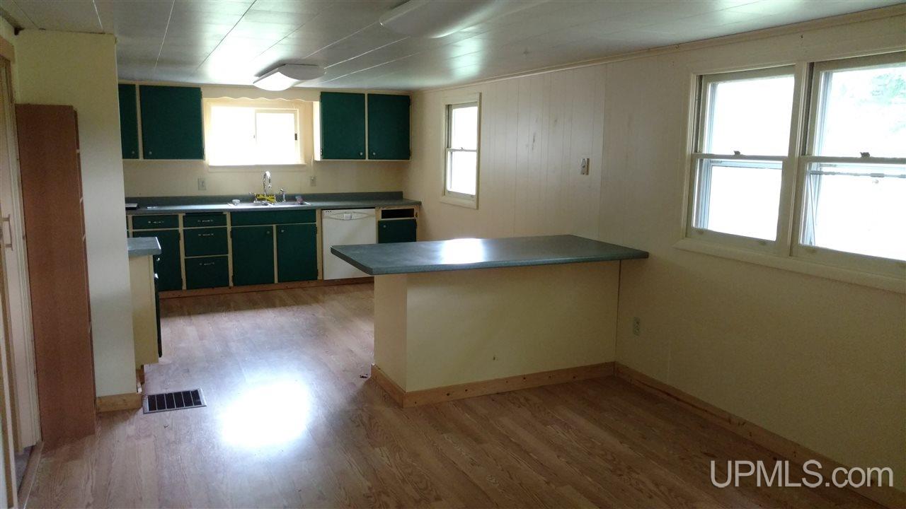 N6270 Boarding House Road Foster City, MI 49834 - Photo 5 of 10