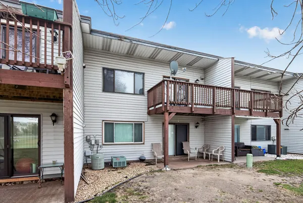 $169,900 | 20 94th Circle Northwest, Unit 203NW, Coon Rapids, MN 55448