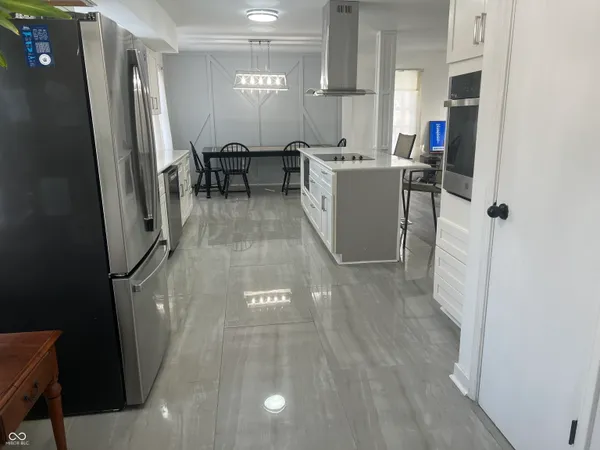 $890,000 | 8404 Oaklandon Road, Indianapolis, IN 46236