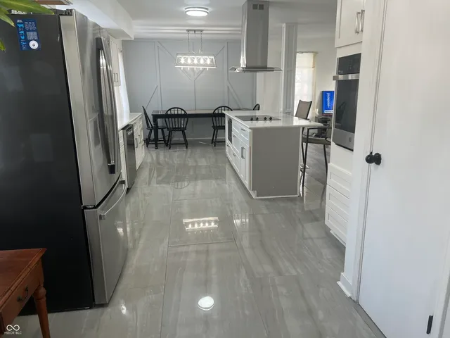 $950,000 | 8404 Oaklandon Road, Indianapolis, IN 46236