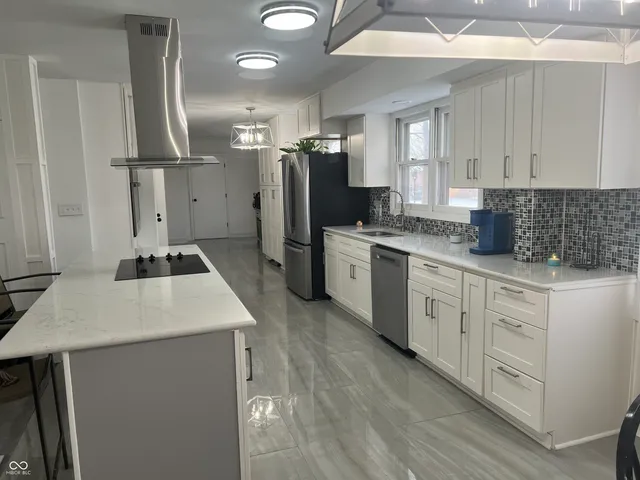 $950,000 | 8404 Oaklandon Road, Indianapolis, IN 46236