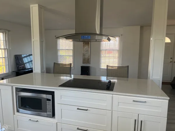 $890,000 | 8404 Oaklandon Road, Indianapolis, IN 46236