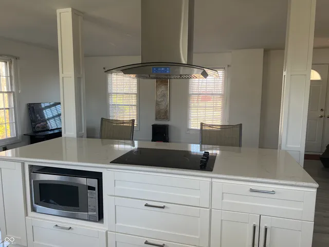 $950,000 | 8404 Oaklandon Road, Indianapolis, IN 46236