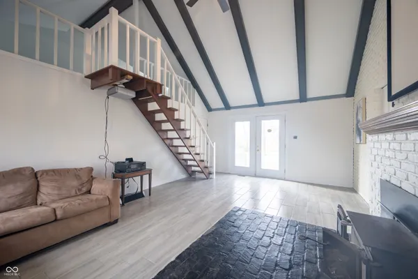 $890,000 | 8404 Oaklandon Road, Indianapolis, IN 46236