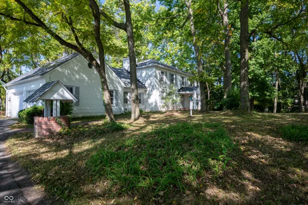 $890,000 | 8404 Oaklandon Road, Indianapolis, IN 46236