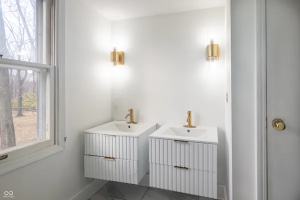 $890,000 | 8404 Oaklandon Road, Indianapolis, IN 46236