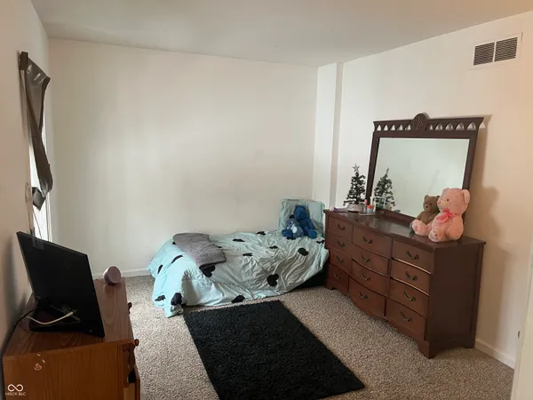 $890,000 | 8404 Oaklandon Road, Indianapolis, IN 46236