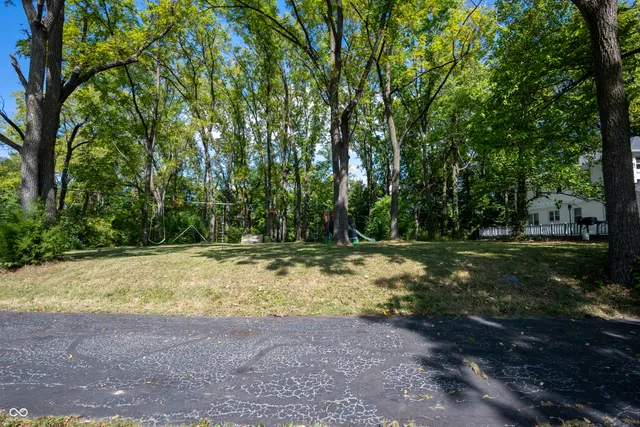 $950,000 | 8404 Oaklandon Road, Indianapolis, IN 46236