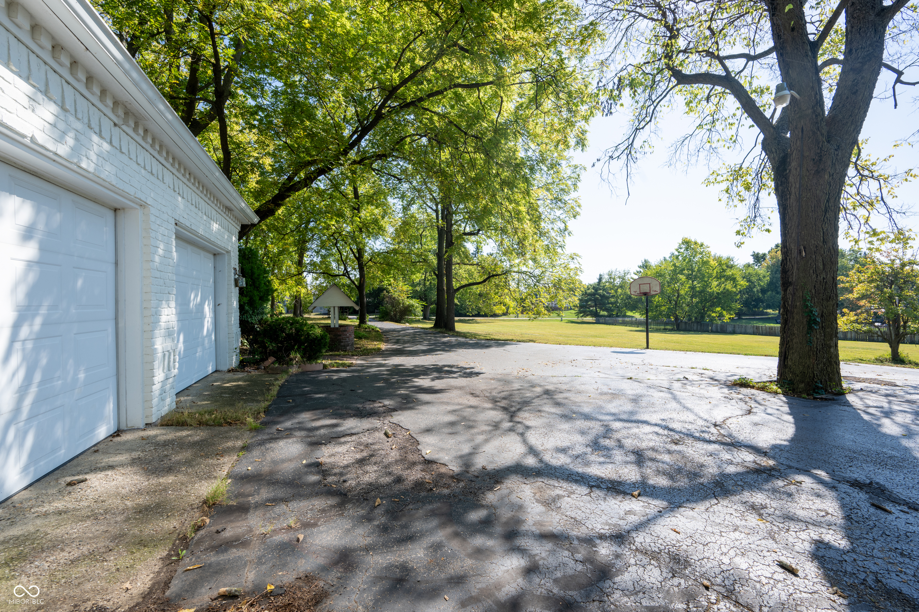 8404 Oaklandon Road Indianapolis, IN 46236 - Photo 7 of 55