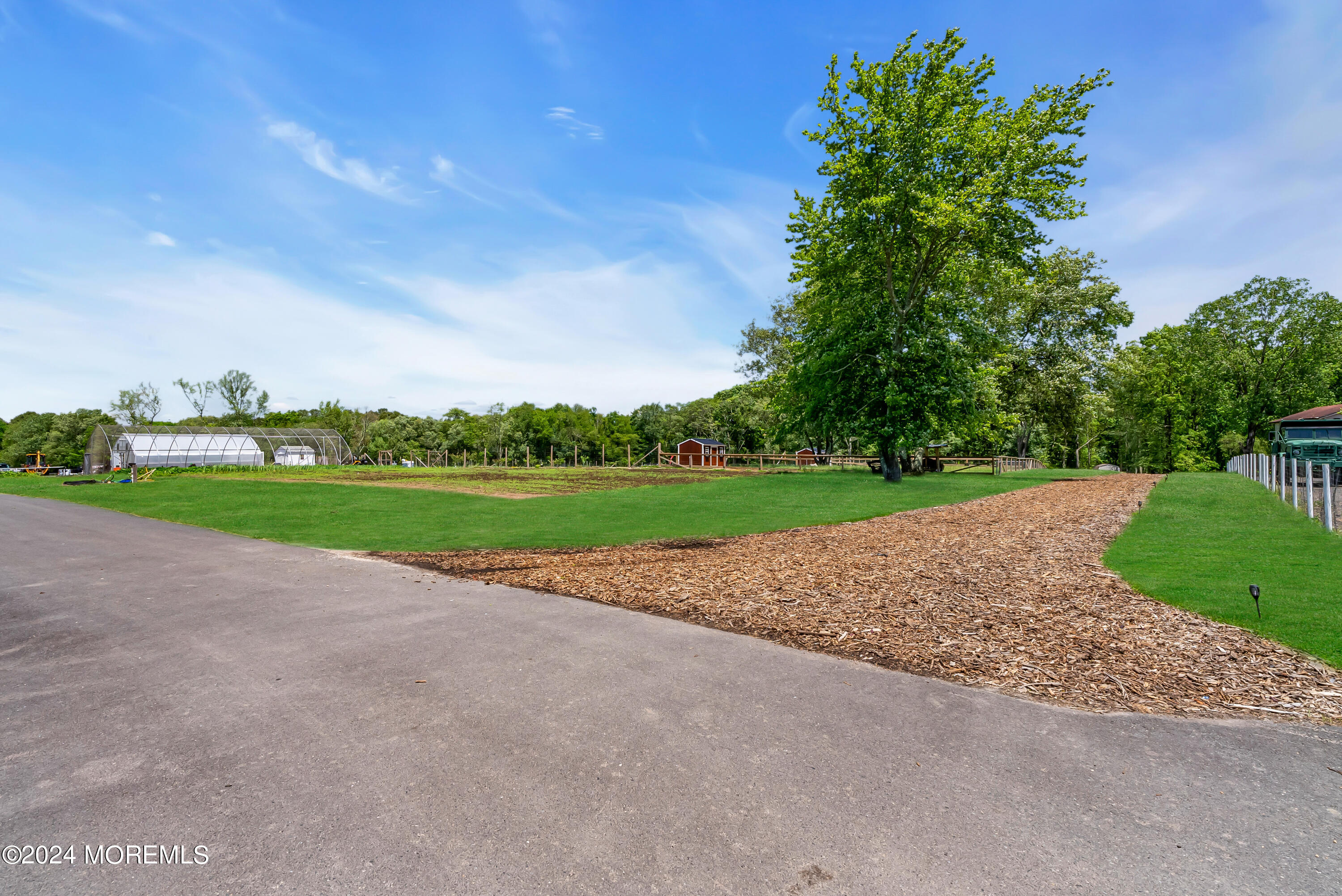 553 Colts Neck Road Farmingdale, NJ 07727 - Photo 3 of 52 a view of outdoor space with garden