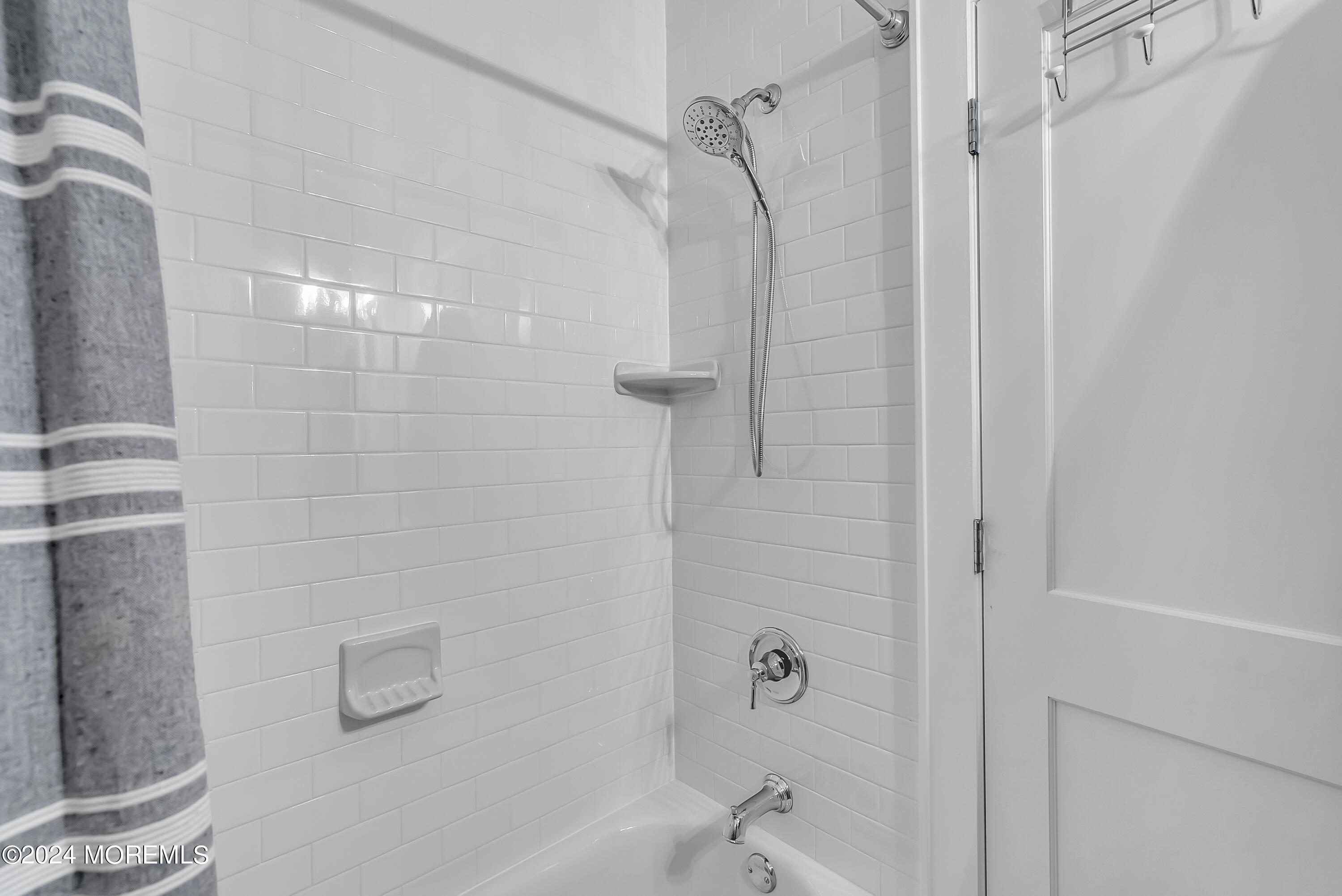 553 Colts Neck Road Farmingdale, NJ 07727 - Photo 46 of 52 a bathroom with a shower