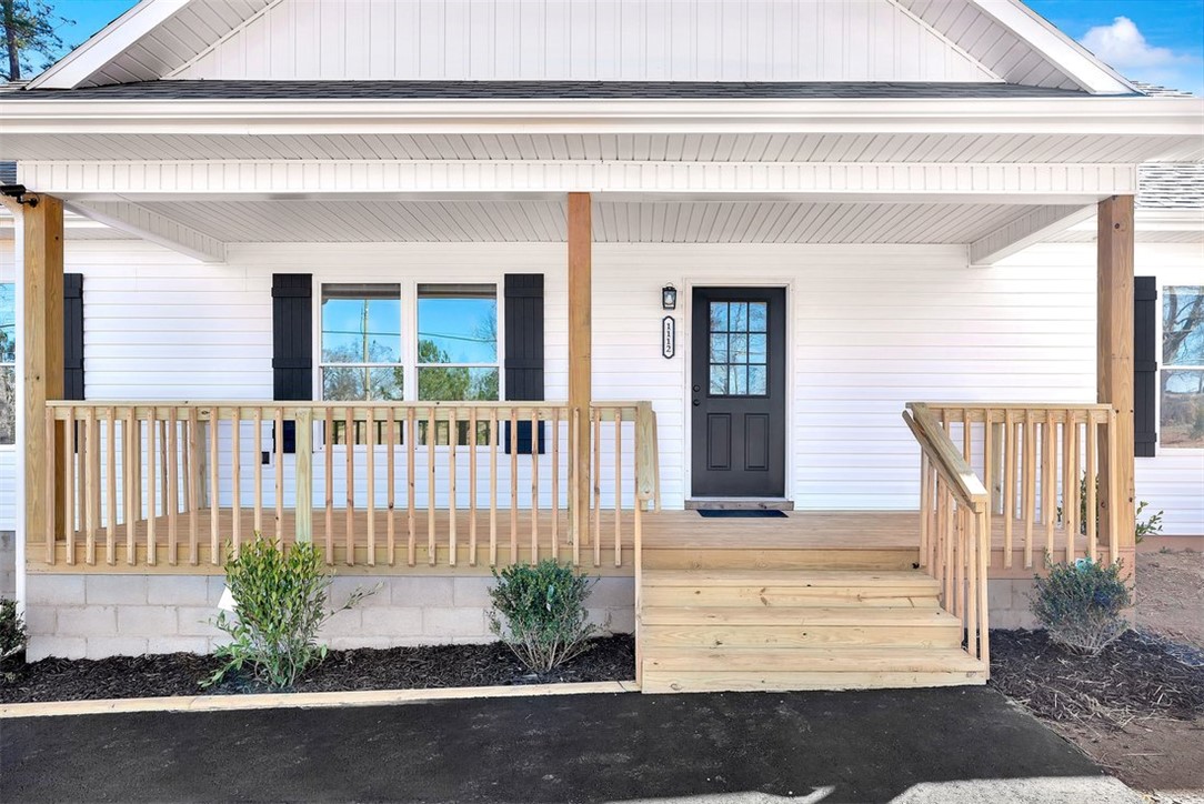 1112 Trotter Road Anderson, SC 29626 - Photo 2 of 26