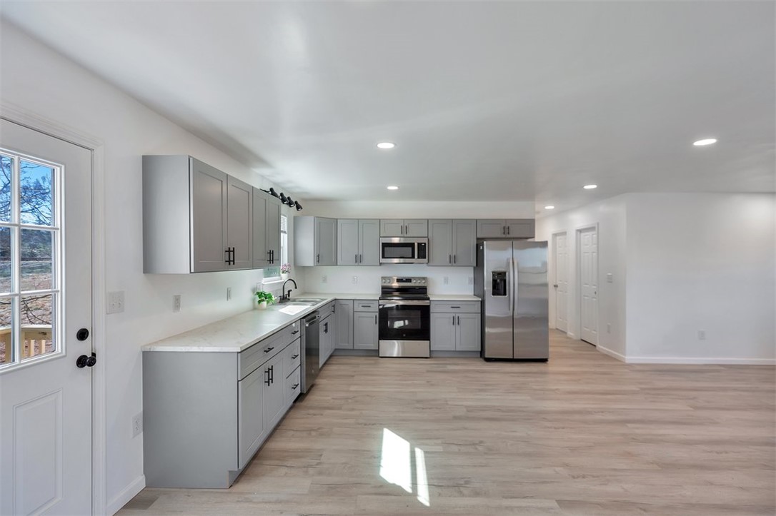 1112 Trotter Road Anderson, SC 29626 - Photo 7 of 26