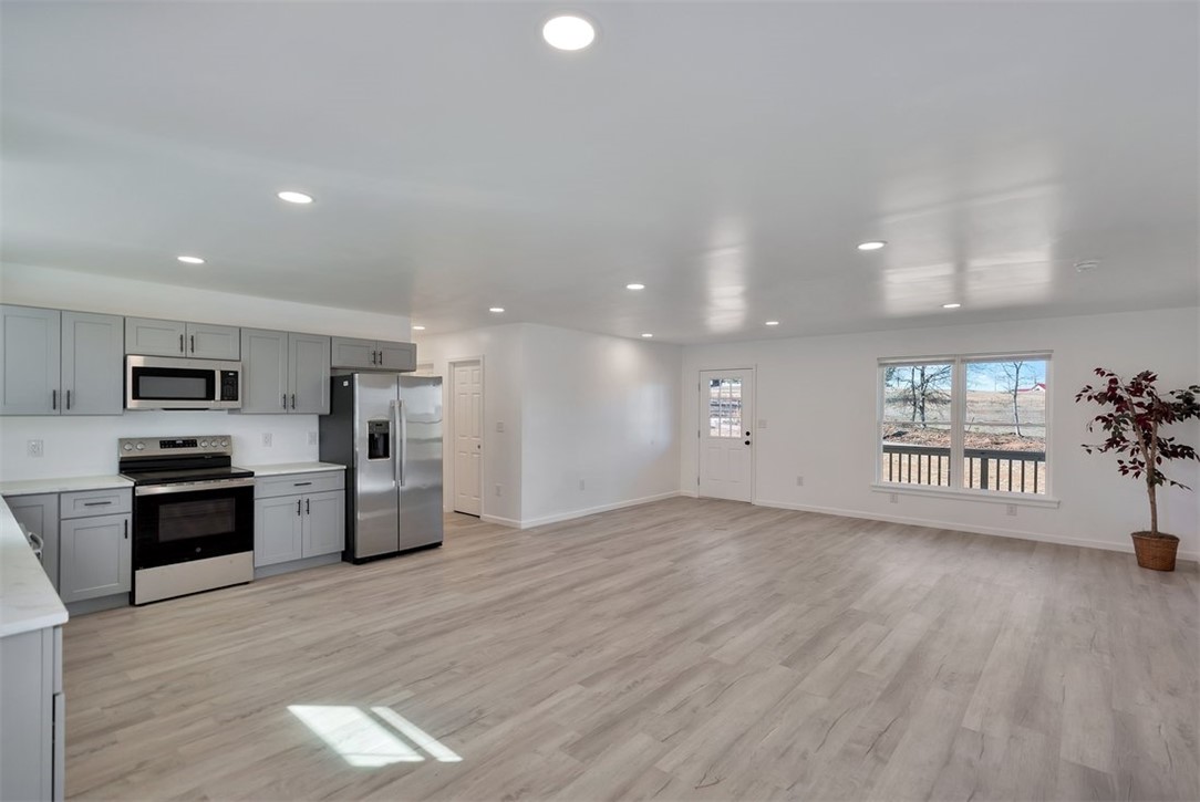 1112 Trotter Road Anderson, SC 29626 - Photo 8 of 26