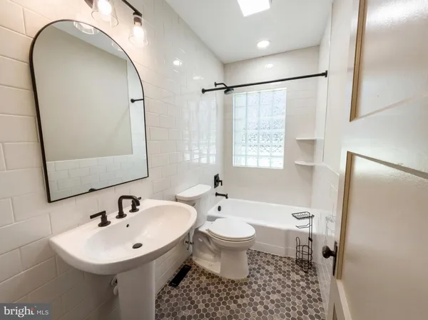 $3,800 | 37899 Snickersville Turnpike, Purcellville, VA 20132