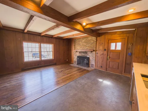 $3,800 | 37899 Snickersville Turnpike, Purcellville, VA 20132