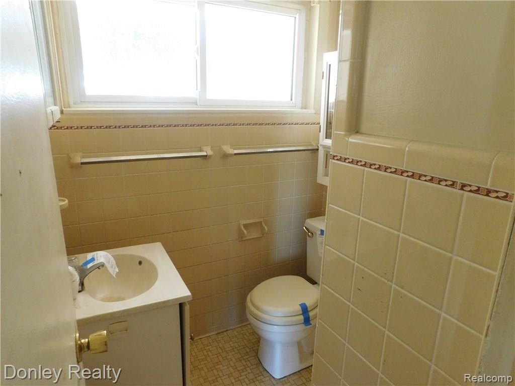 2542 North Lapeer Road Lapeer, MI 48446 - Photo 10 of 14 DSCN0368.JPG
