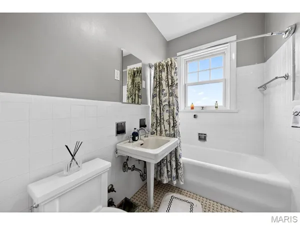 $395,000 | 625 South Skinker Boulevard, Unit 1702, St. Louis, MO 63105