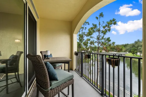 $2,400 | 63 Southeast Palermo, Unit 203, Stuart, FL 34994
