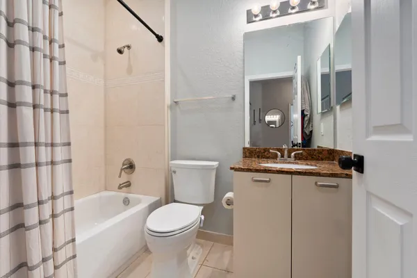 $2,400 | 63 Southeast Palermo, Unit 203, Stuart, FL 34994