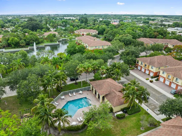 $2,400 | 63 Southeast Palermo, Unit 203, Stuart, FL 34994