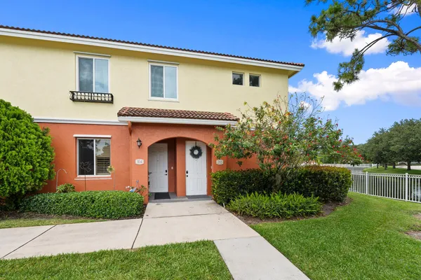 $2,400 | 63 Southeast Palermo, Unit 203, Stuart, FL 34994