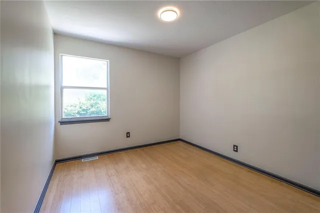 $389,900 | 405 17th Avenue South, Greenwood, MO 64034