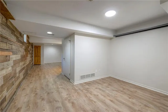 $389,900 | 405 17th Avenue South, Greenwood, MO 64034