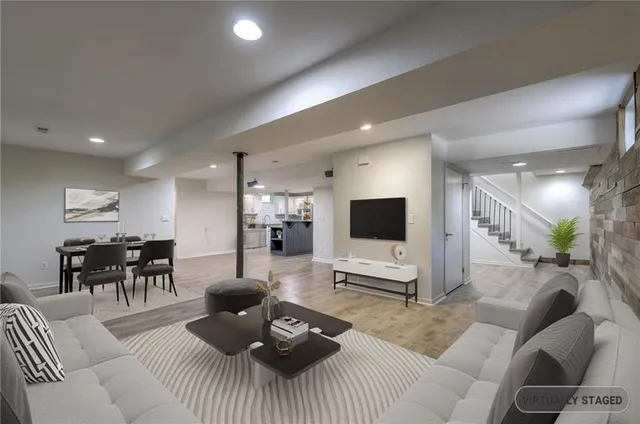 $389,900 | 405 17th Avenue South, Greenwood, MO 64034