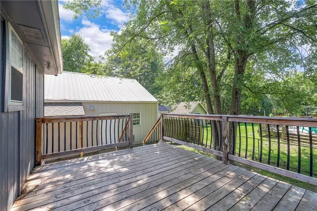 $389,900 | 405 17th Avenue South, Greenwood, MO 64034