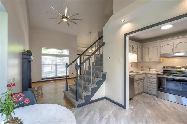 $389,900 | 405 17th Avenue South, Greenwood, MO 64034