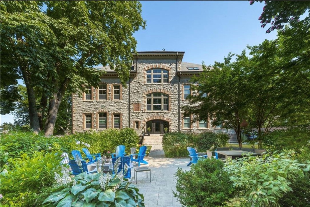 426 Spring Street, Unit 204 Newport, RI 02840 - Photo 2 of 3 Side patio