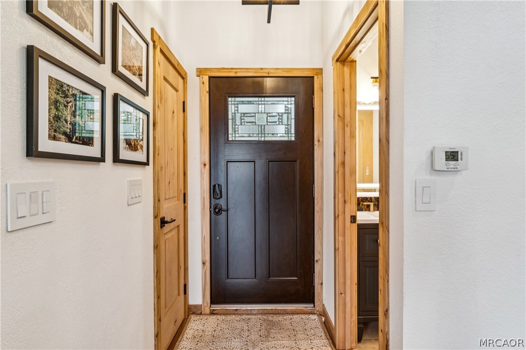 590 Arrowhead Villa Road Lake Arrowhead, CA 92352 - Photo 9 of 43