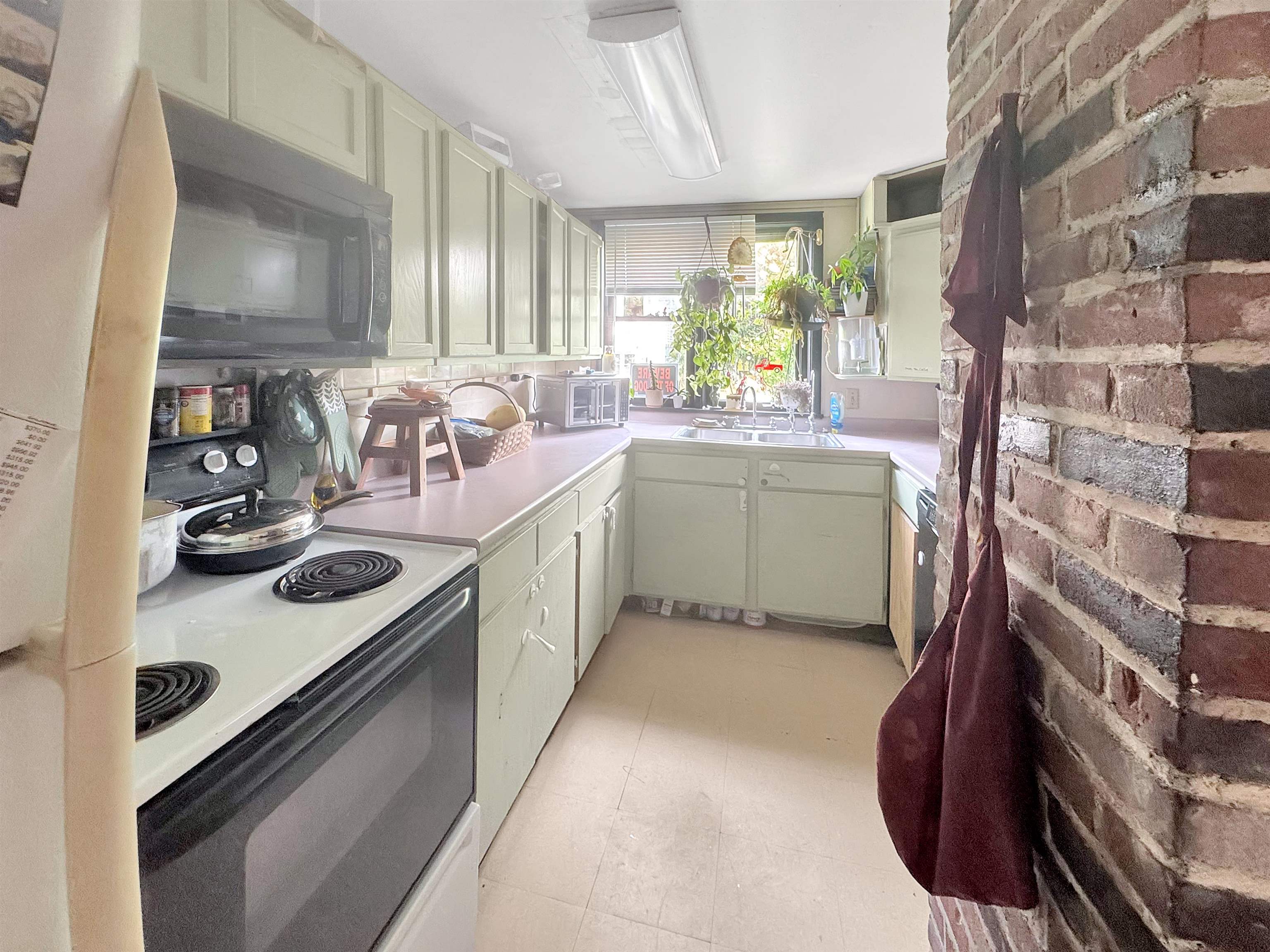 9 Seabury Street Rutland, VT 05701 - Photo 5 of 23