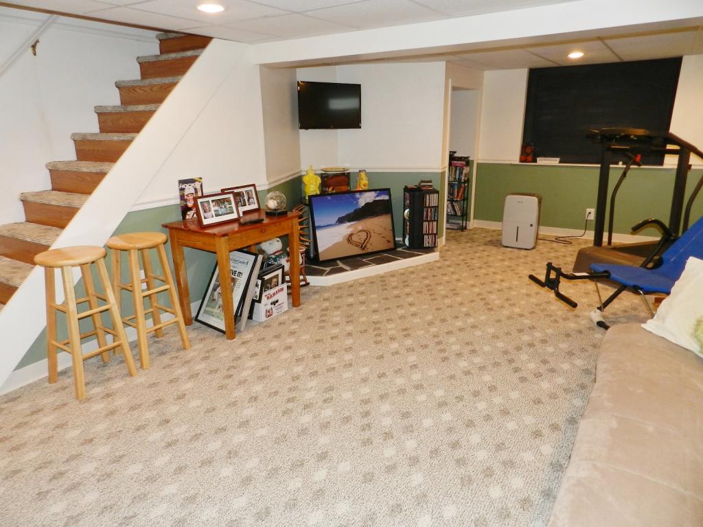 13 Ridgewood Avenue Gilford, NH 03249 - Photo 17 of 28 Gallery Image 17
