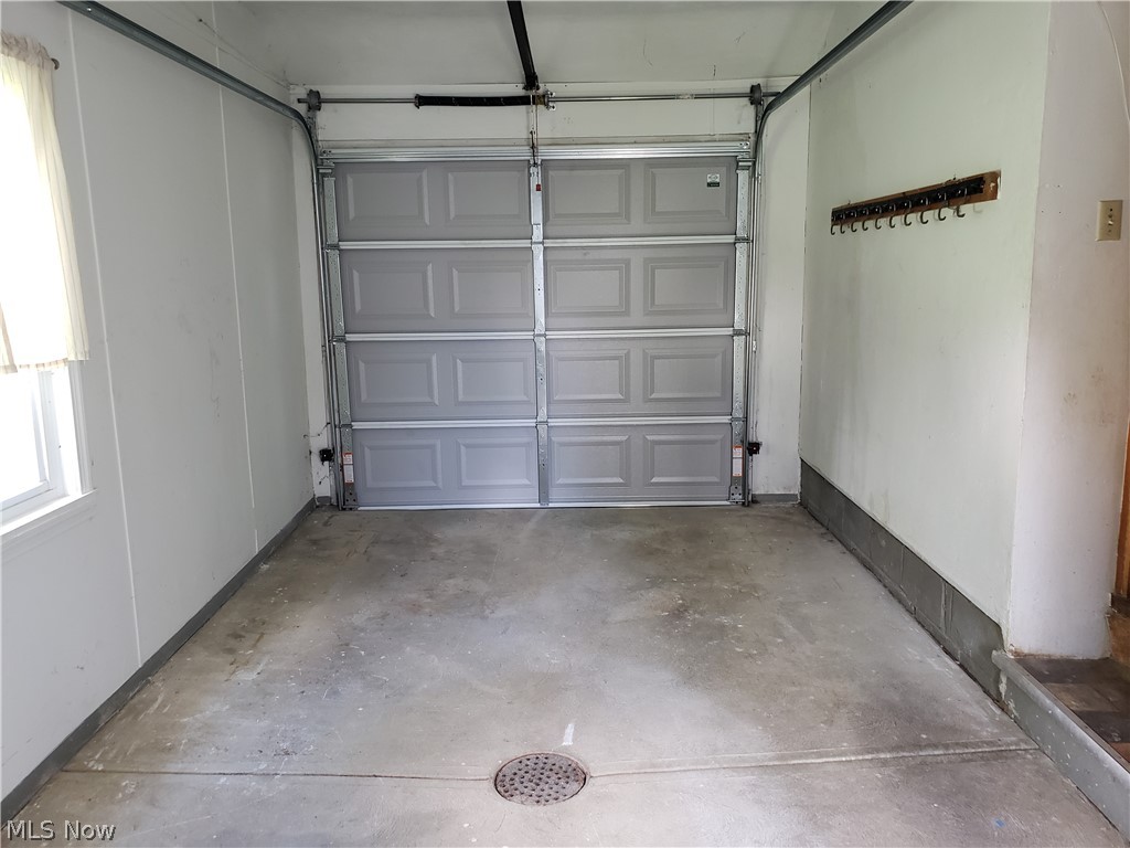 1584 Overbrook Road Lyndhurst, OH 44124 - Photo 14 of 19 garage interior