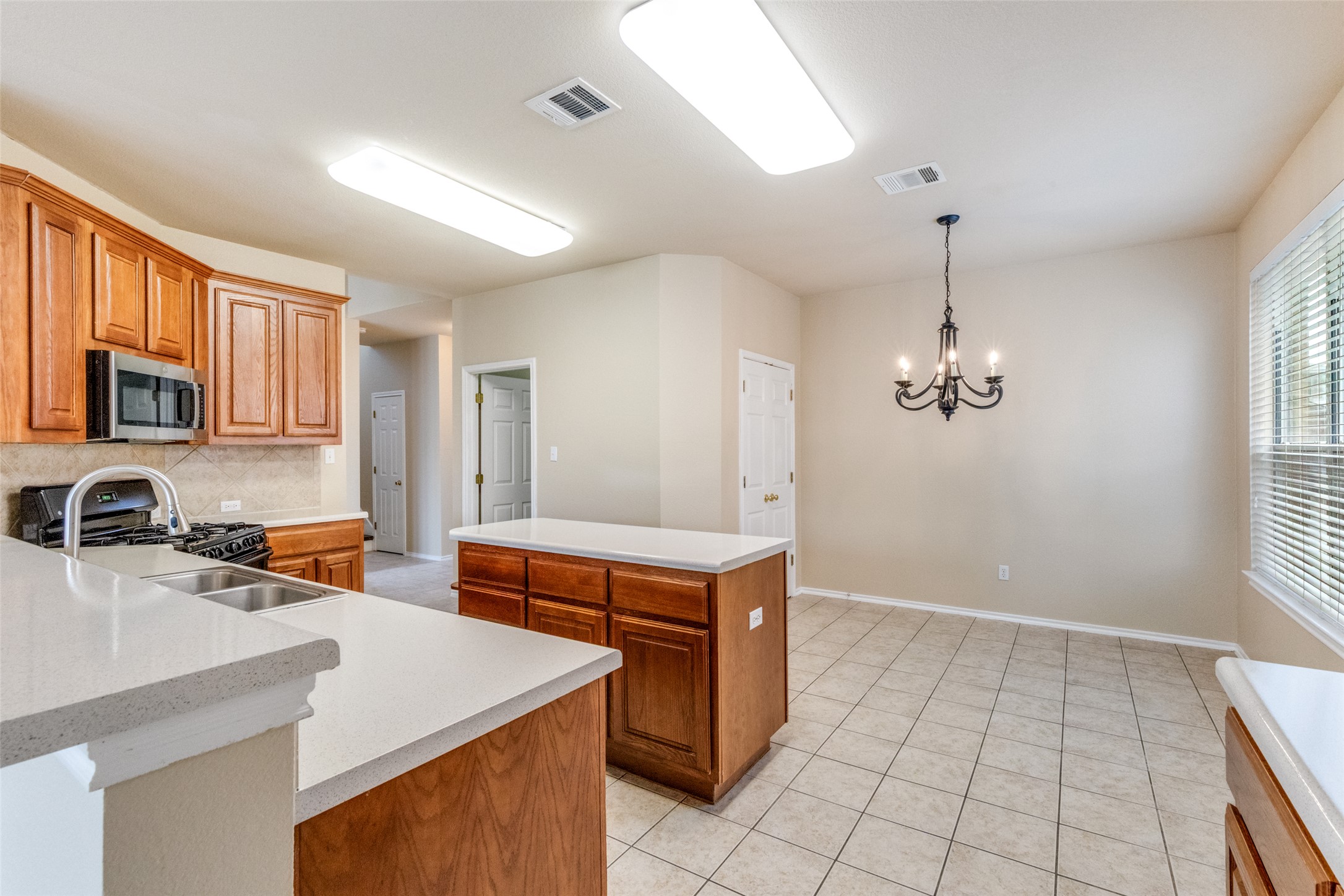 3816 Bandice Lane Pflugerville, TX 78660 - Photo 14 of 33