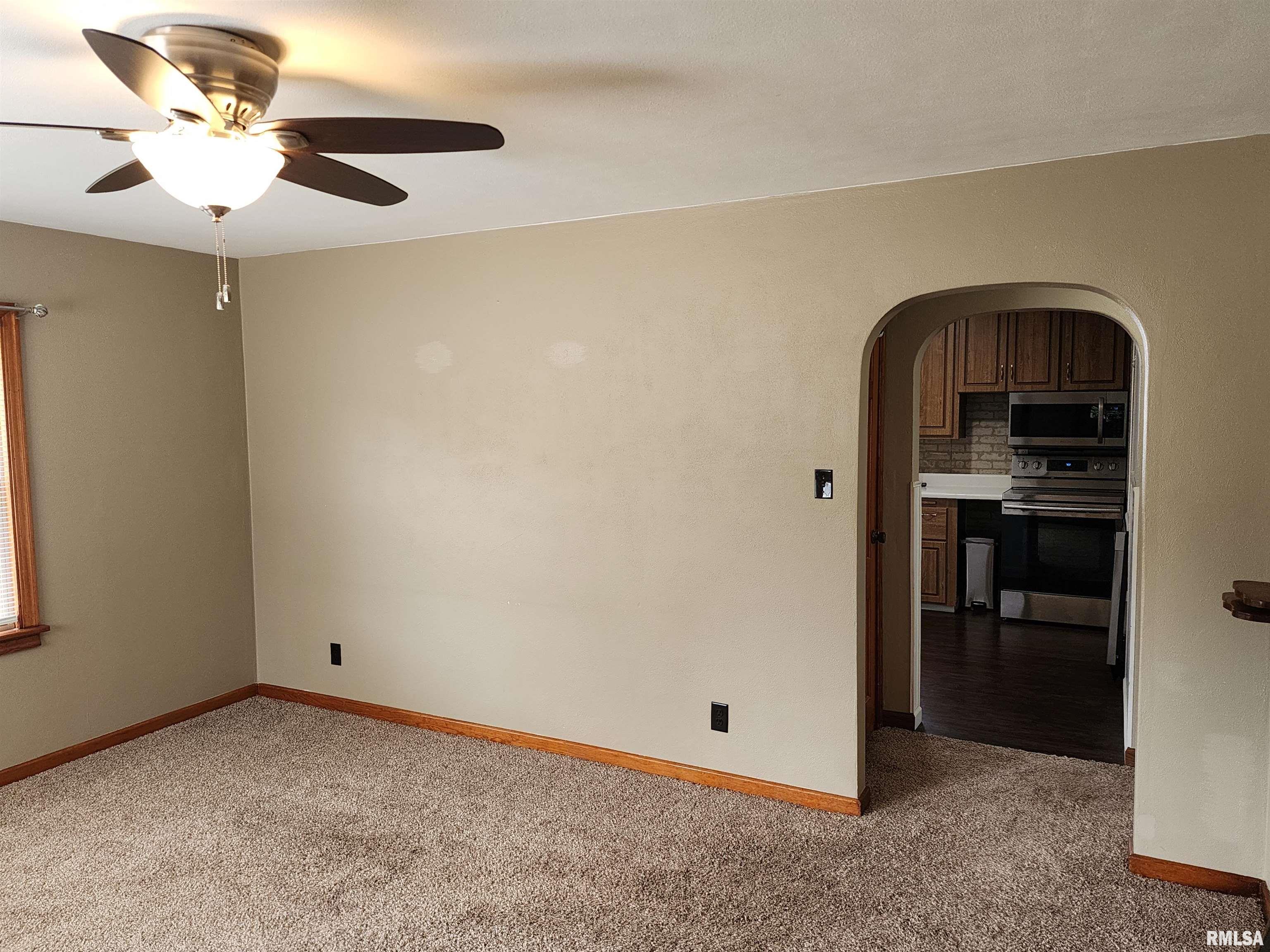 2537 Holmes Avenue Springfield, IL 62704 - Photo 11 of 34