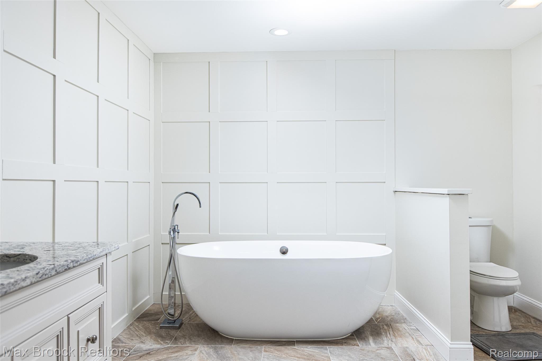 2800 Clarkston Road Lake Orion, MI 48362 - Photo 13 of 23 Master Bath View 2.jpg