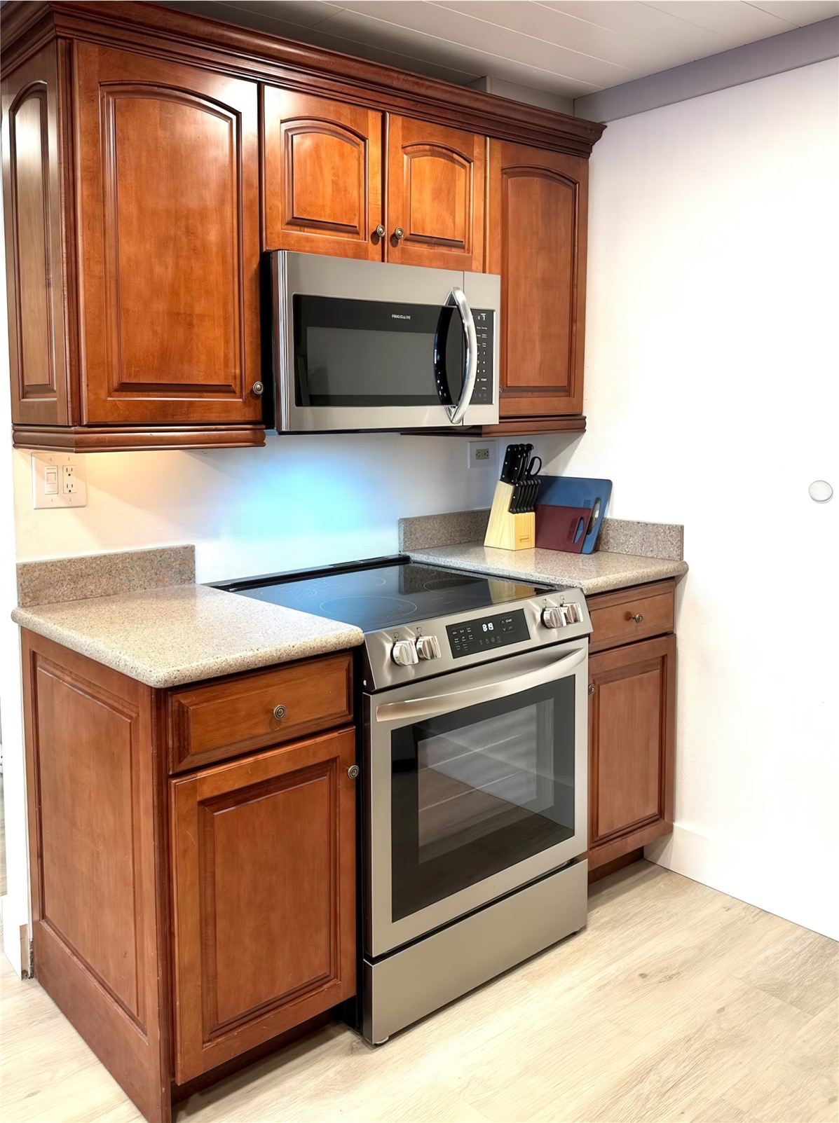 611 Village Road, Unit 21240 Breckenridge, CO 80424 - Photo 5 of 23 a stove top oven sitting inside of a kitchen