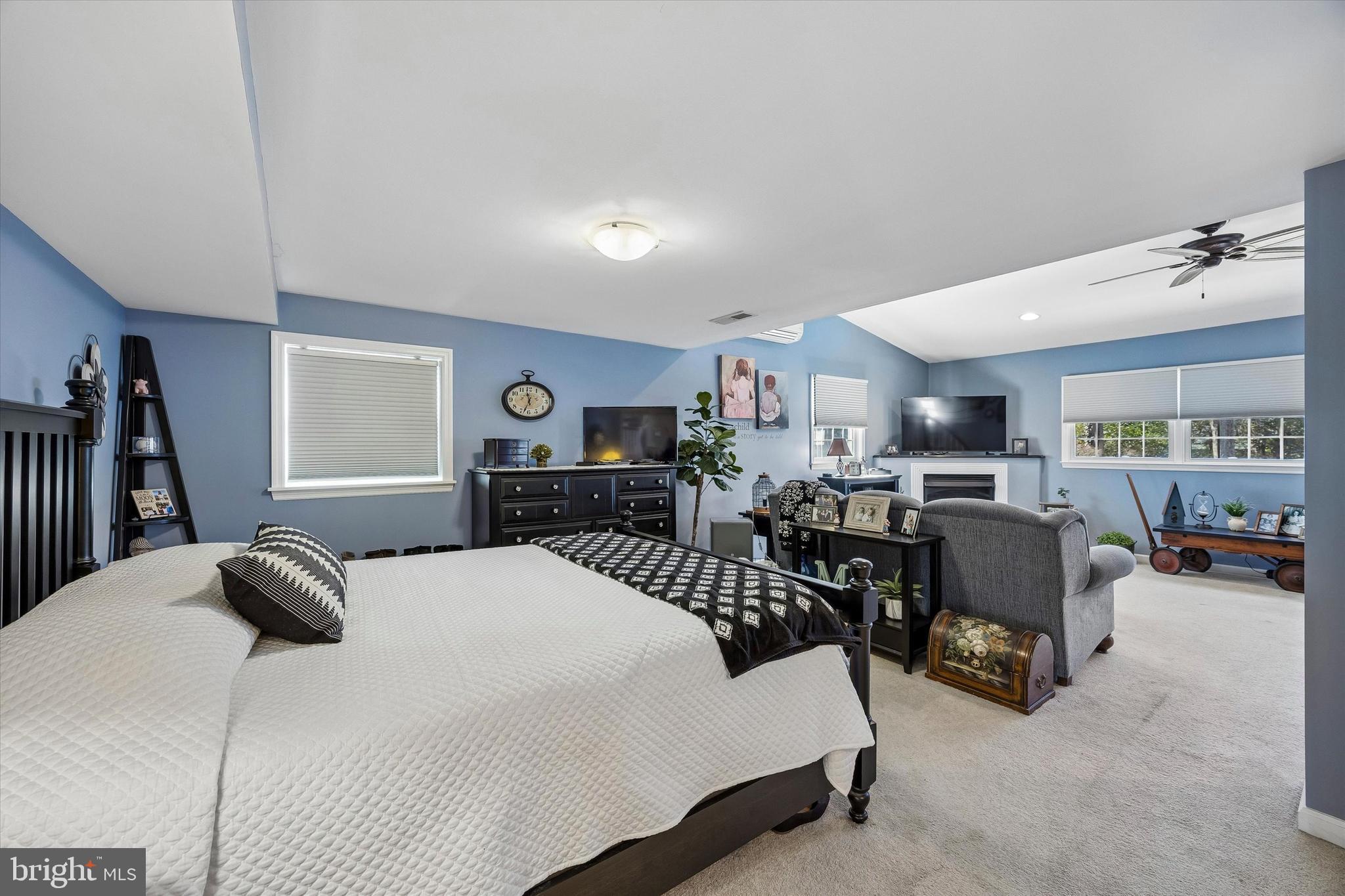 37 Sunnybrook Road Stratford, NJ 08084 - Photo 10 of 26 a bedroom with a bed a couch and dresser