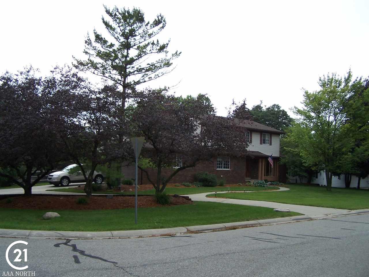 917 Biggers Court Rochester Hills, MI 48309 - Photo 1 of 35