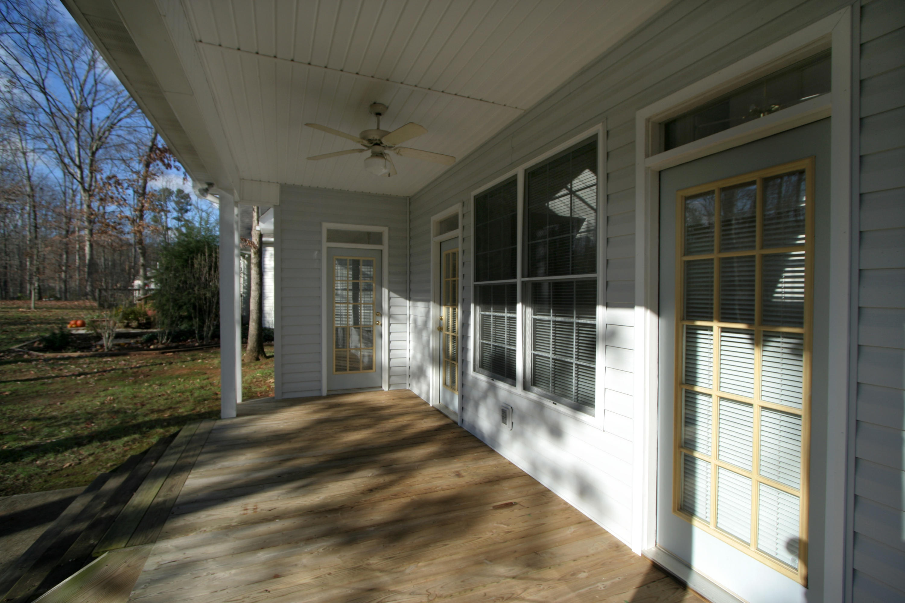210 Inata Lane Loudon, TN 37774 - Photo 13 of 13 13_210InataLane_BackPorch