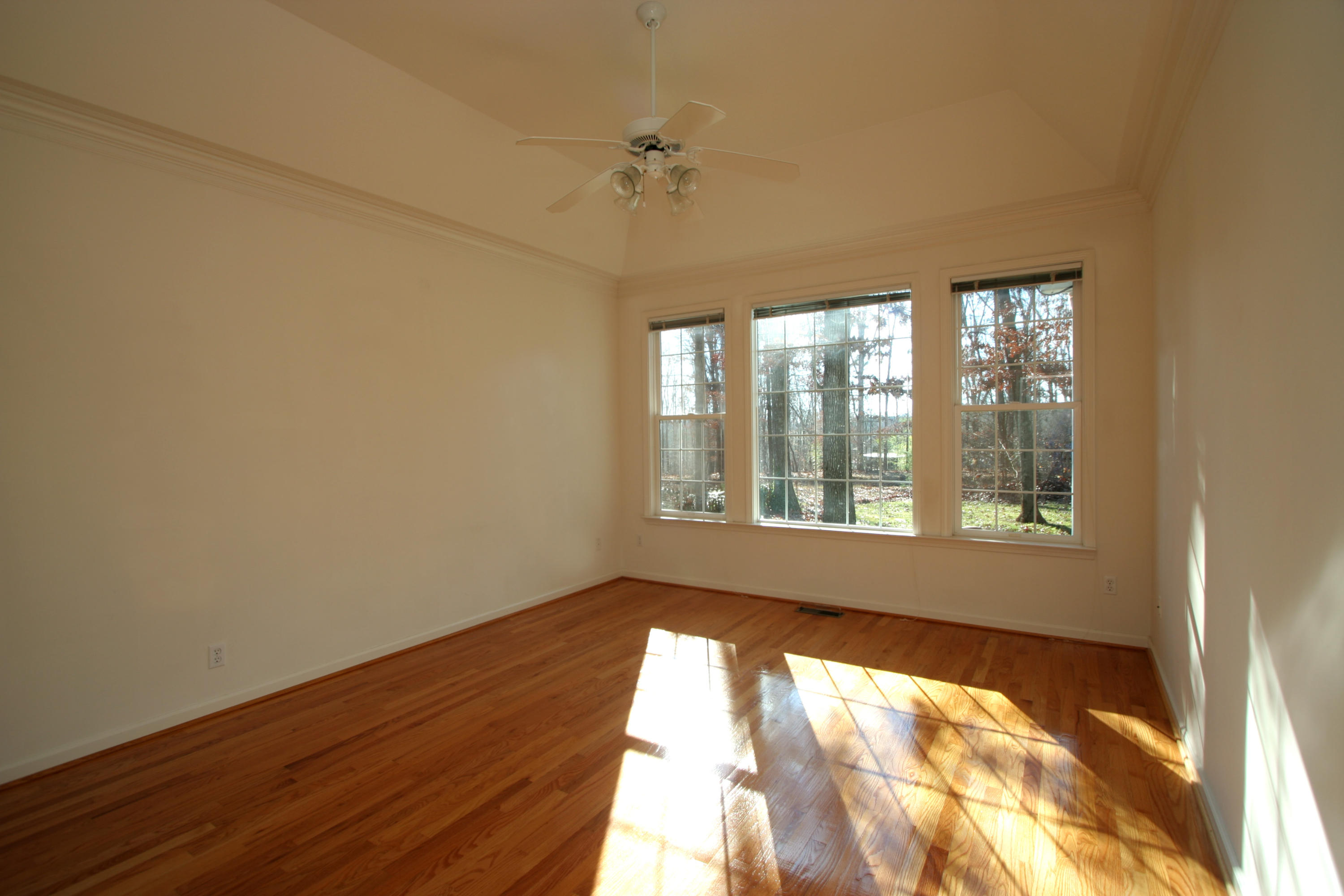 210 Inata Lane Loudon, TN 37774 - Photo 7 of 13 07_210InataLane_MasterBedroom