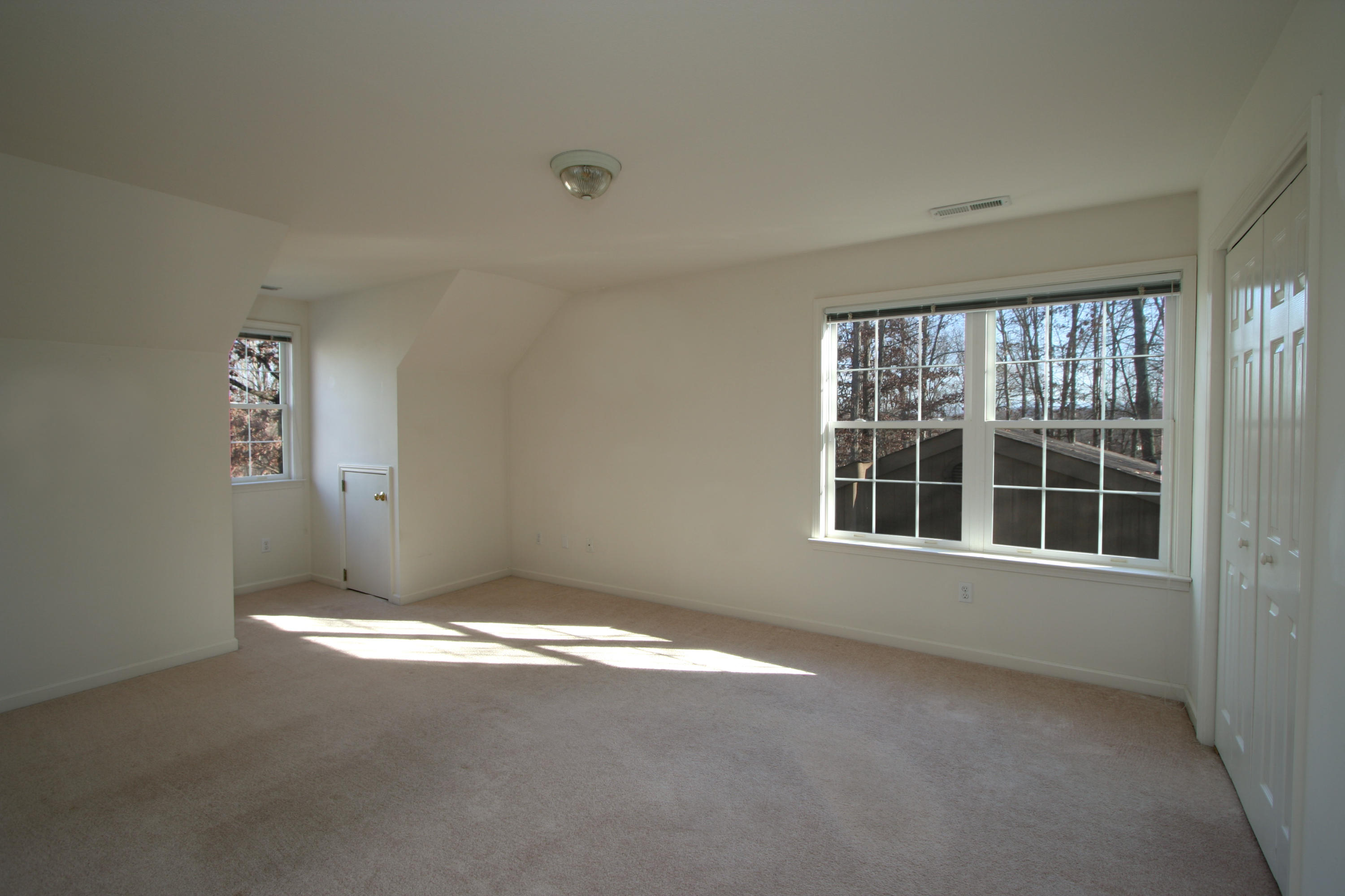 210 Inata Lane Loudon, TN 37774 - Photo 9 of 13 09_210InataLane_Bedroom2