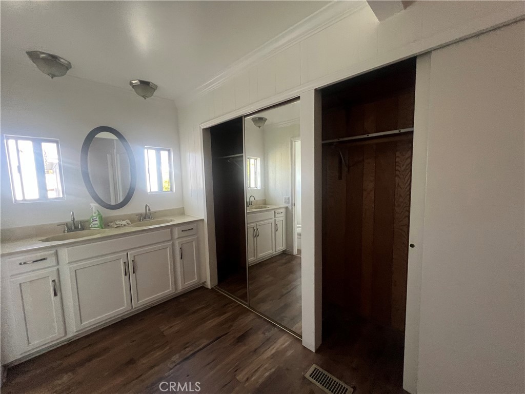 1560 Massachusetts, Unit 89 Riverside, CA 92507 - Photo 13 of 20 Master bath