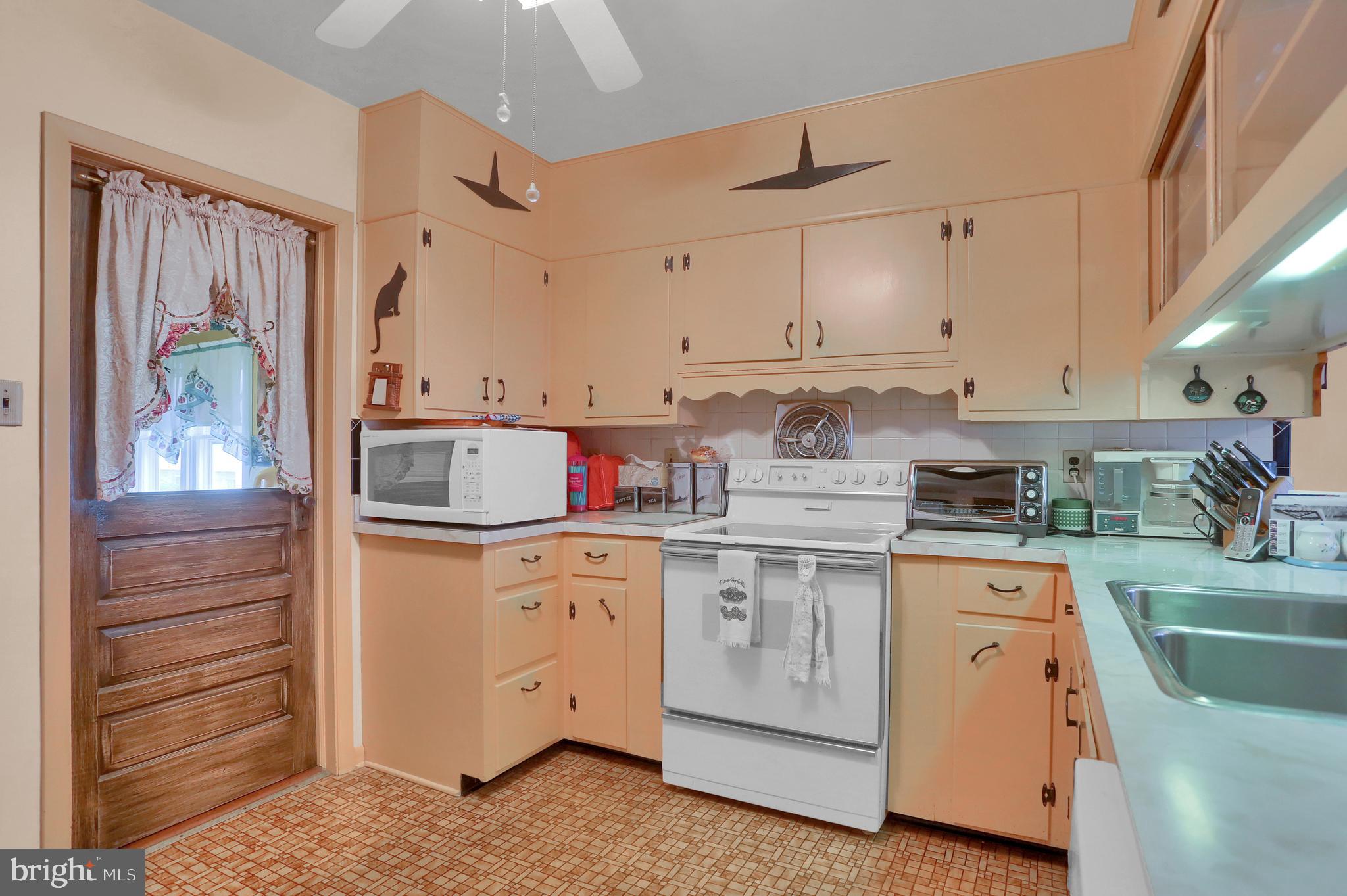 520 Paddletown Road Etters, PA 17319 - Photo 7 of 39 Gallery Image 7