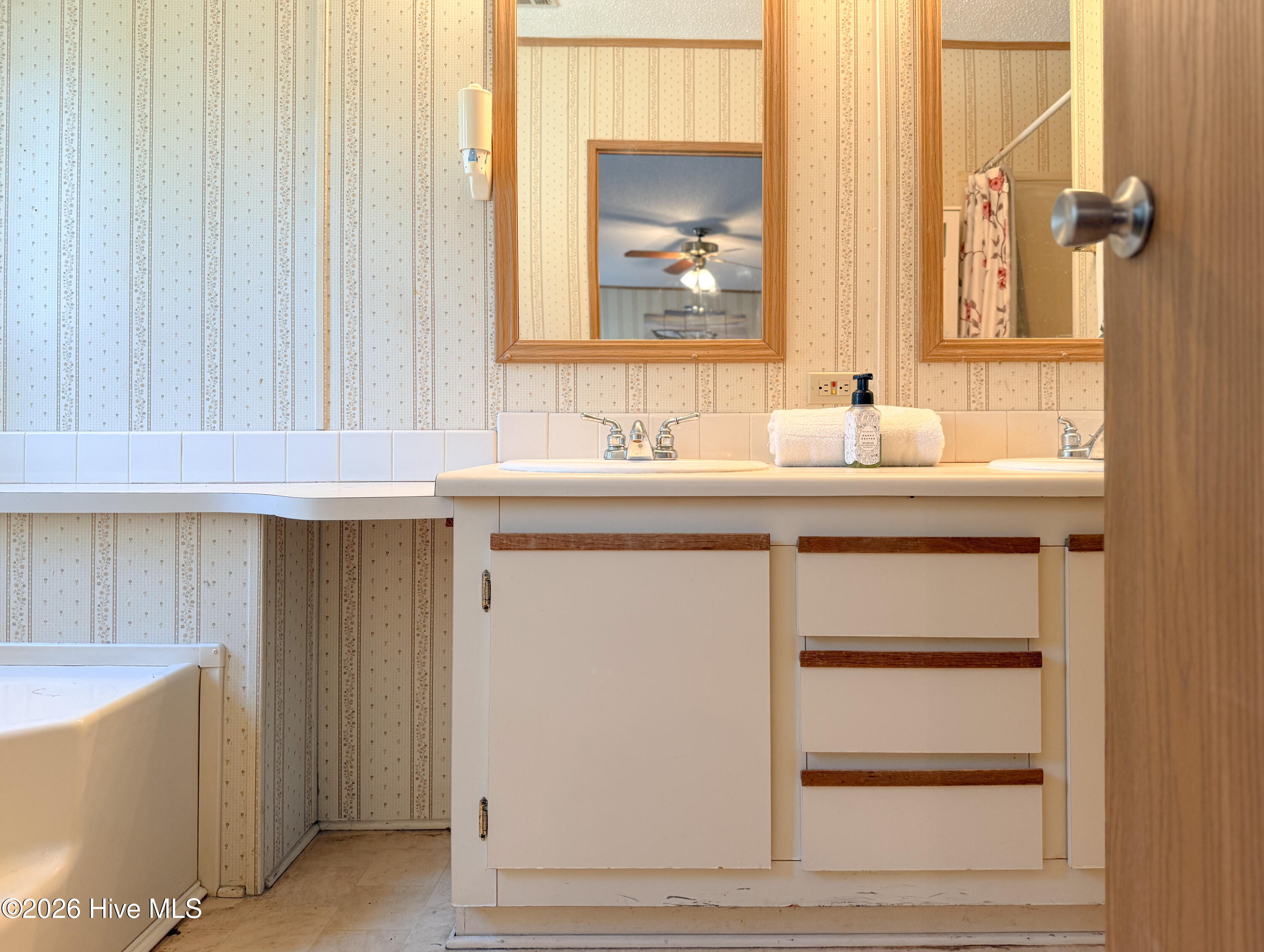 719 Nautical Court Hampstead, NC 28443 - Photo 39 of 58 BEE811D4-5394-4798-B131-E176BEF510C4